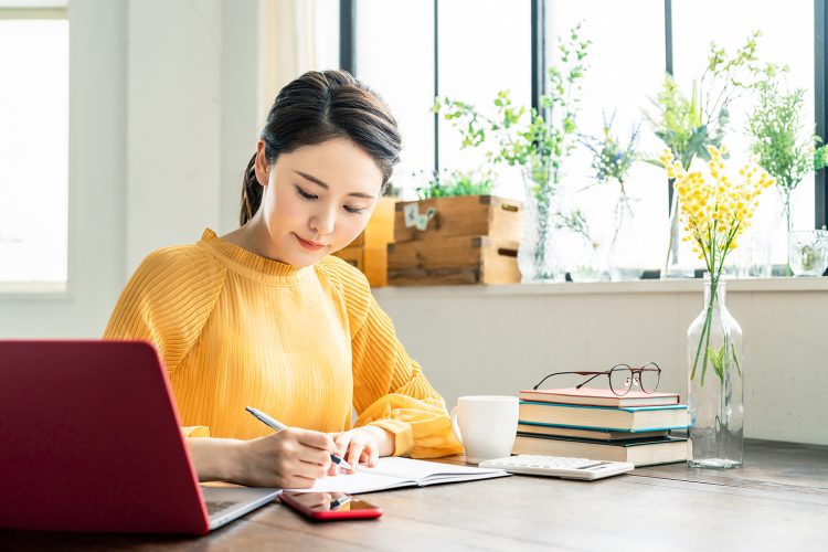 在宅ワーク 職種別時給 TOP5 2023年